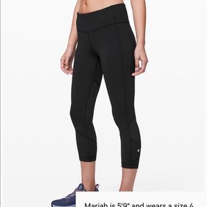 Black Lululemon Crops sz 4